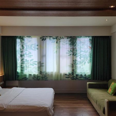 花蓮市 ステーション 100 メートル B＆B Bed & Breakfast エクステリア 写真