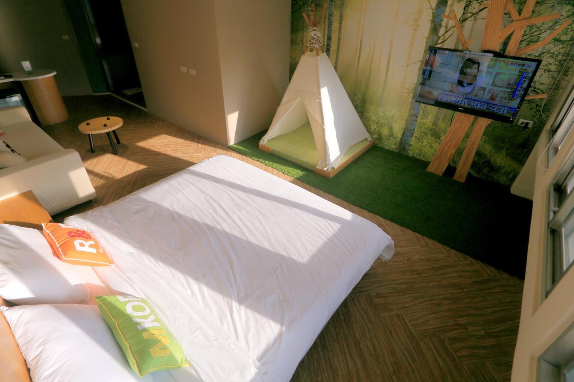 花蓮市 ステーション 100 メートル B＆B Bed & Breakfast エクステリア 写真